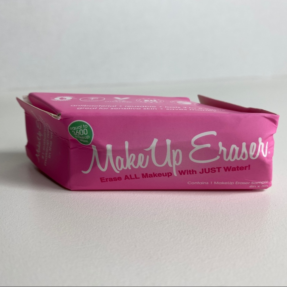 The Original MakeUp Eraser 4"x3" Damaged Package